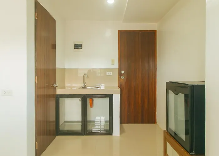 Hotel Reddoorz At Casa 82 *